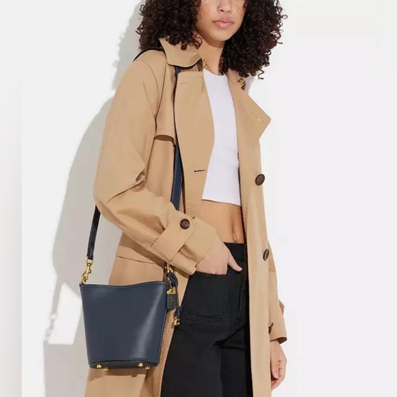 CJ827 - Coach Dakota Bucket Bag 16 - Picture 12 of 13